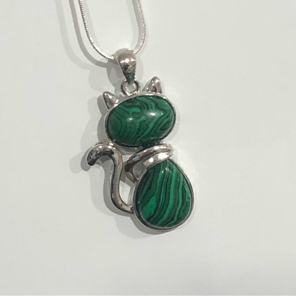 Cat Silhouette Synthetic Malachite Pendant Necklace